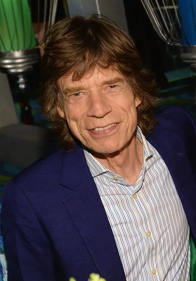 Мик Джаггер, солист The Rolling Stones, работал носильщиком в психиатрической больнице.