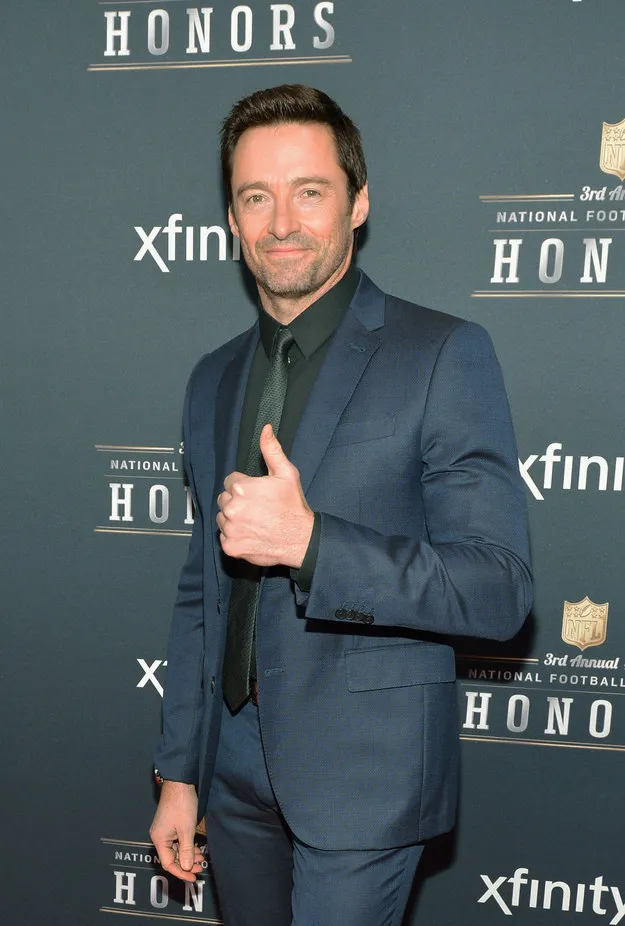 Хью Джекман, наиболее известный своей ролью Росомахи, когда-то был учителем физкультуры, который подрабатывал клоуном на вечеринках, получая 50 долларов за шоу.