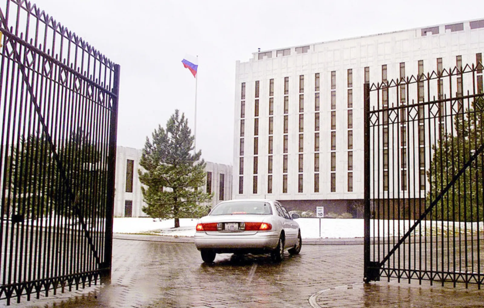 Посольство России в США: Это откровенное воровство чужого имущества
