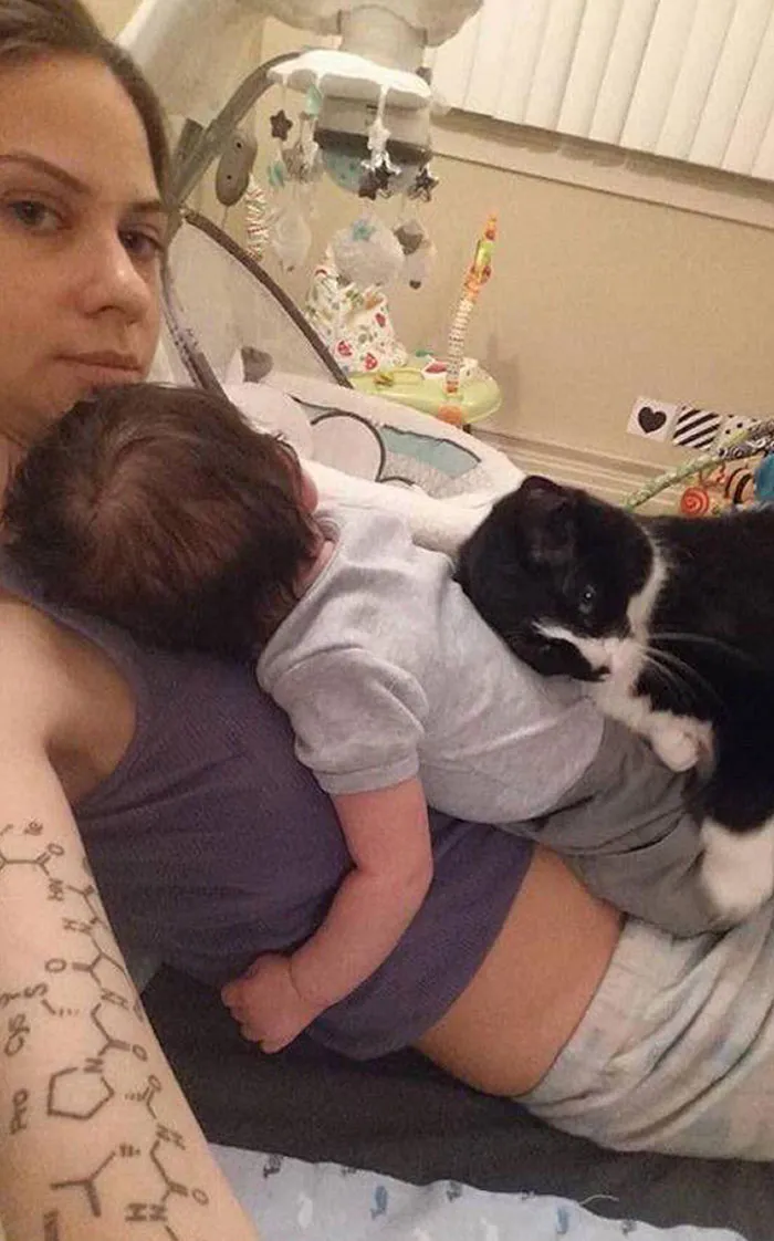 «Мам, ну убери его. Он только мешает».