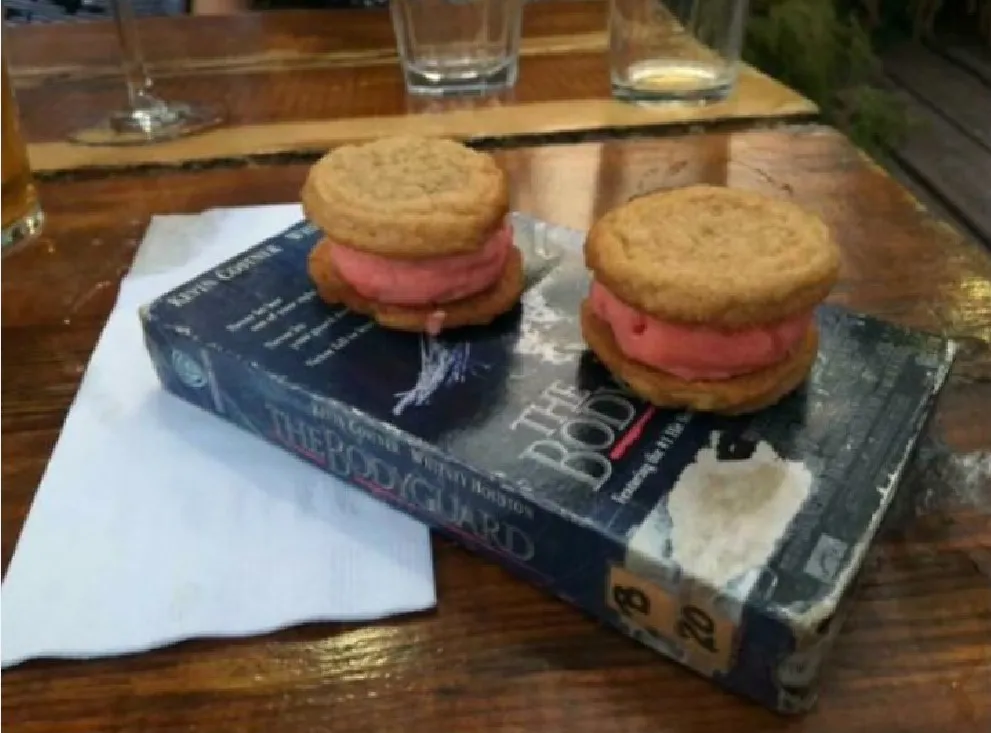 Десерт в одном из ресторанов Канады. 