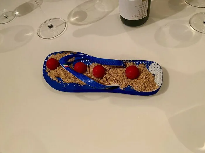 «Вот это мне принесли в ресторане с двумя звездами Мишлен».