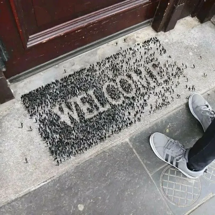 Половик, расписанный вручную.