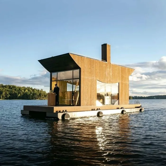 Дом-лодка.