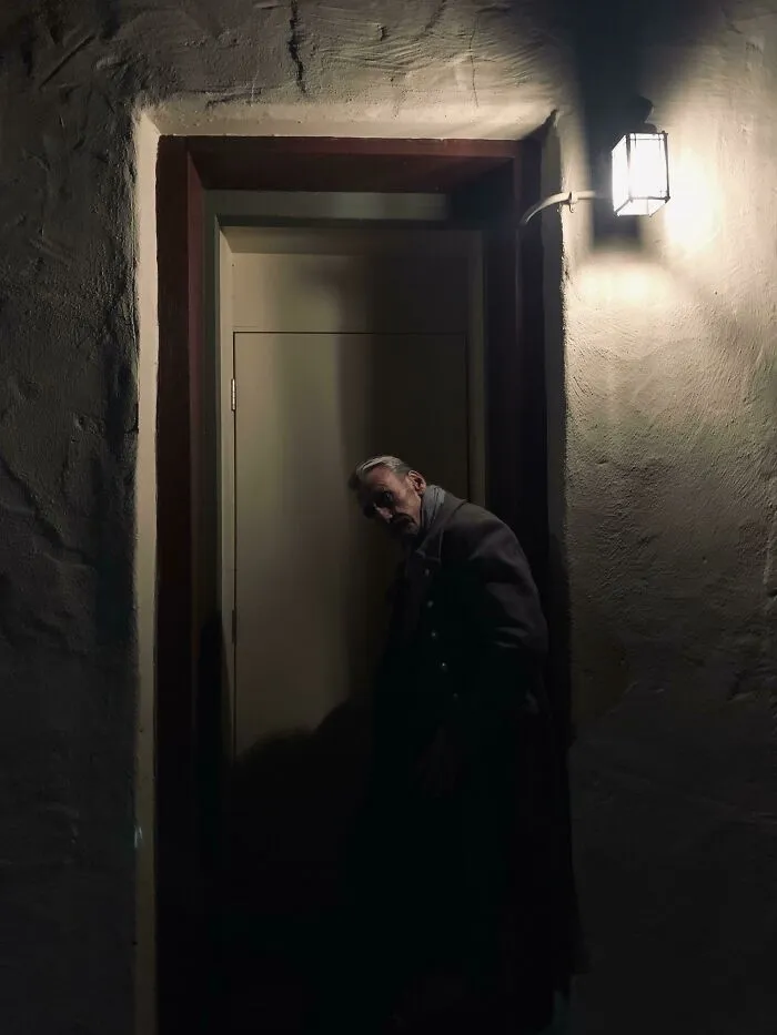 По дороге домой из бара.