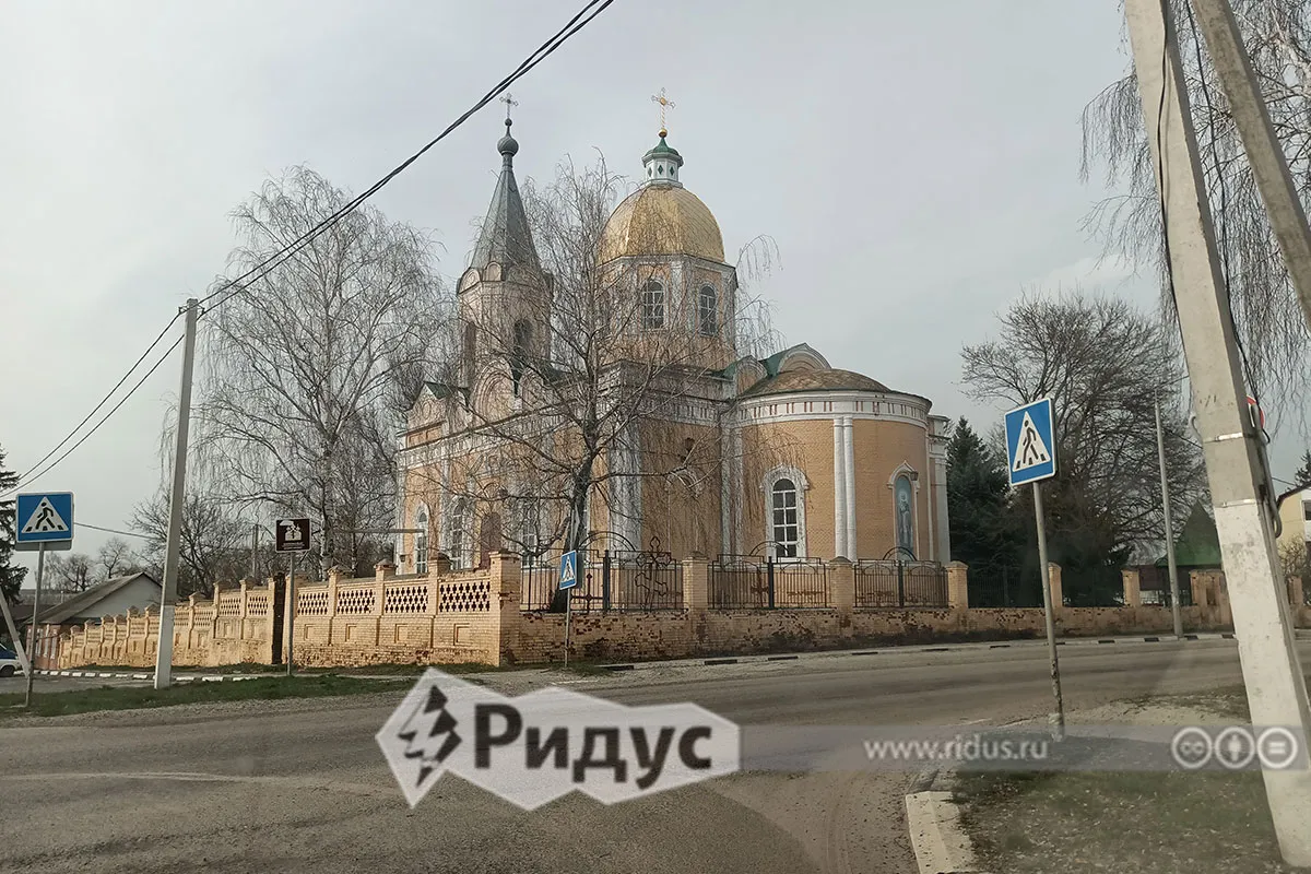 Во многих сёлах юго-западной России сохранились дореволюционные храмы