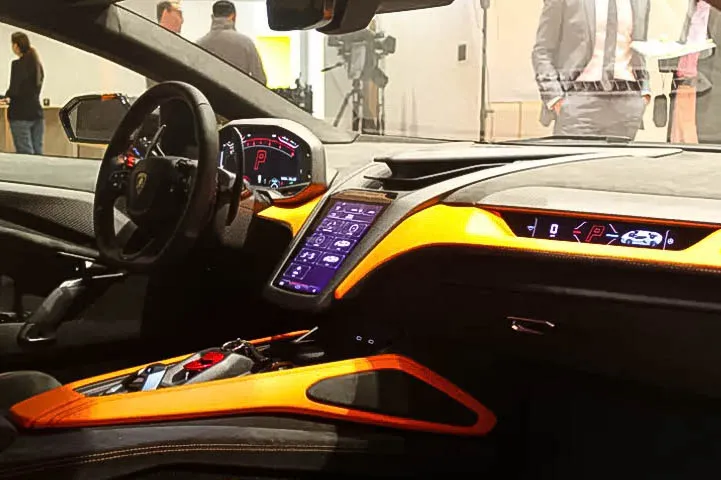 Lamborghini Revuelto 2024 г. 