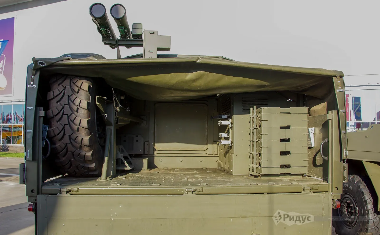 Грузовой отсек в задней части машины