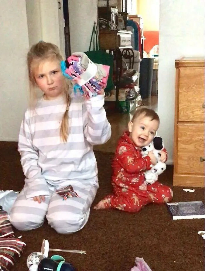 Носки в подарок.