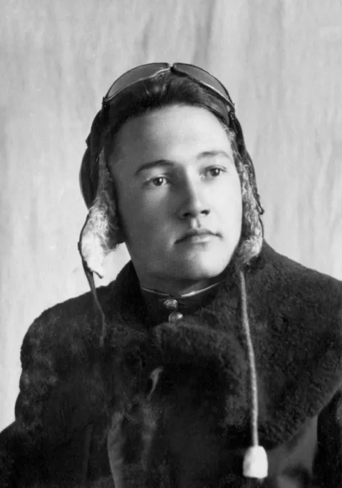 Молодой летчик Валентин Васин