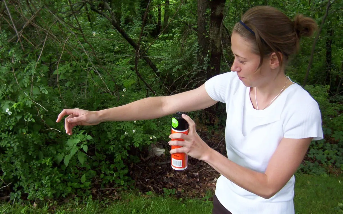 Используйте репелленты.