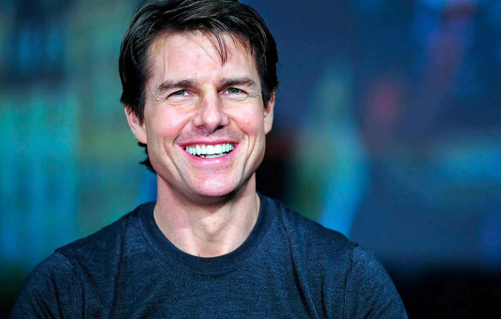Беззубая улыбка до ушей. Том Круз. Том Круз фото. Том Круз улыбка. Tom Cruise 1997