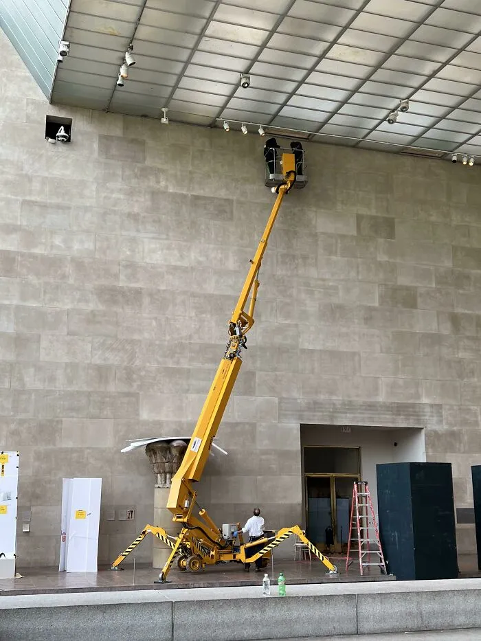 Подъемник для попадания в труднодоступные места.