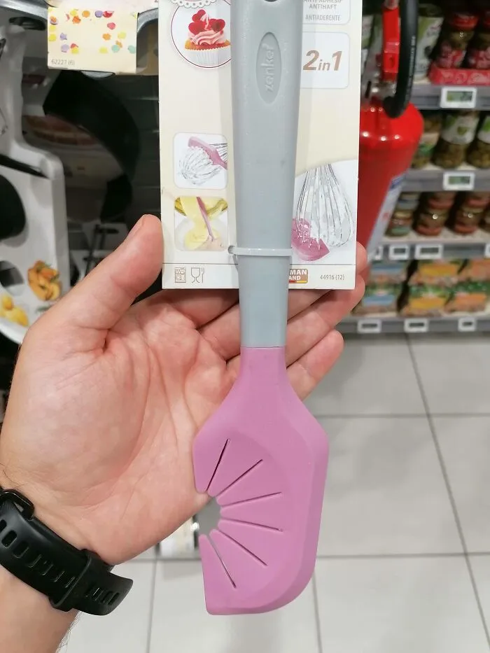 Лопатка для чистки венчика.