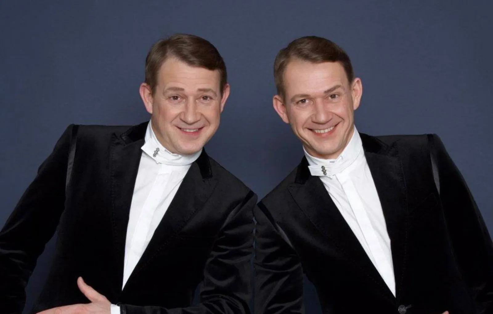 Юмористы близнецы братья пономаренко. Дуэт братьев пономаренко. Алекса понаморенка юморичт. Аншлаг братья пономаренко. Братьев близнецов пономаренко.